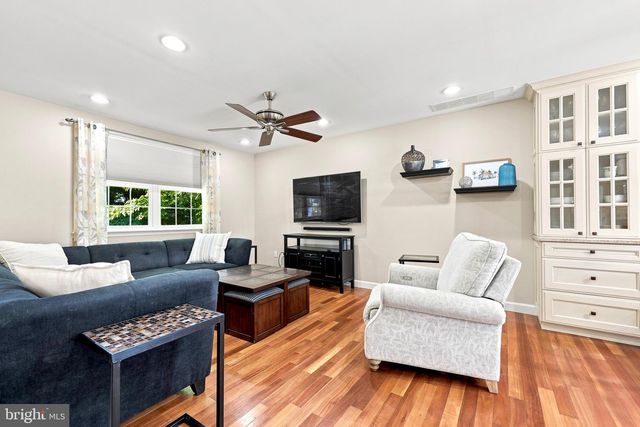 8619 BELFRY DR, Philadelphia, PA 19128