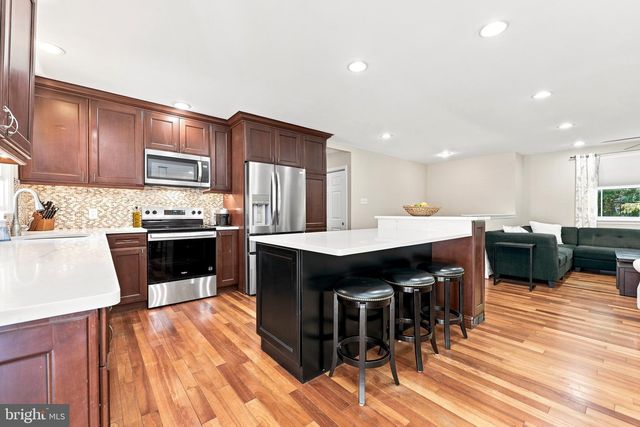 8619 BELFRY DR, Philadelphia, PA 19128