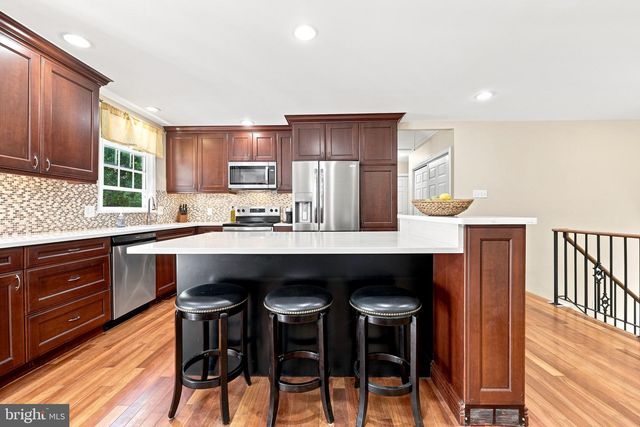 8619 BELFRY DR, Philadelphia, PA 19128