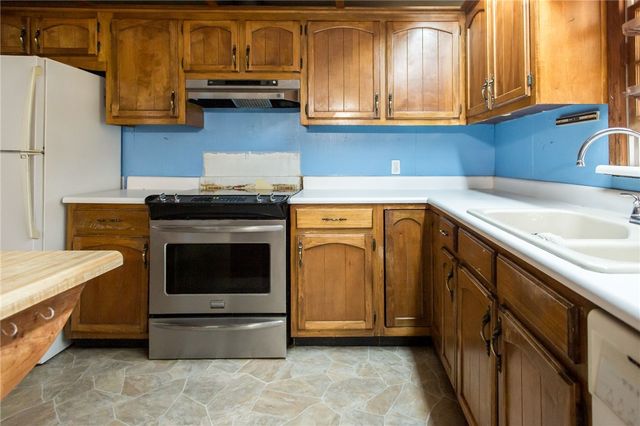 902 Stanton Ave, Waycross, GA 31503