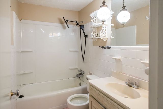 902 Stanton Ave, Waycross, GA 31503