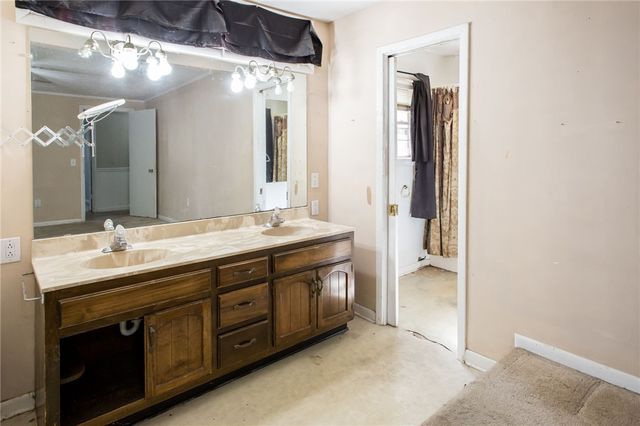 902 Stanton Ave, Waycross, GA 31503