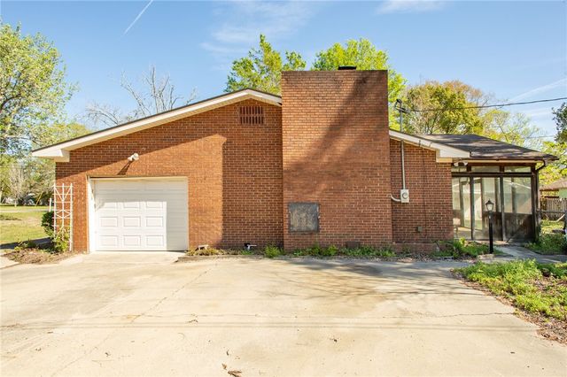 902 Stanton Ave, Waycross, GA 31503