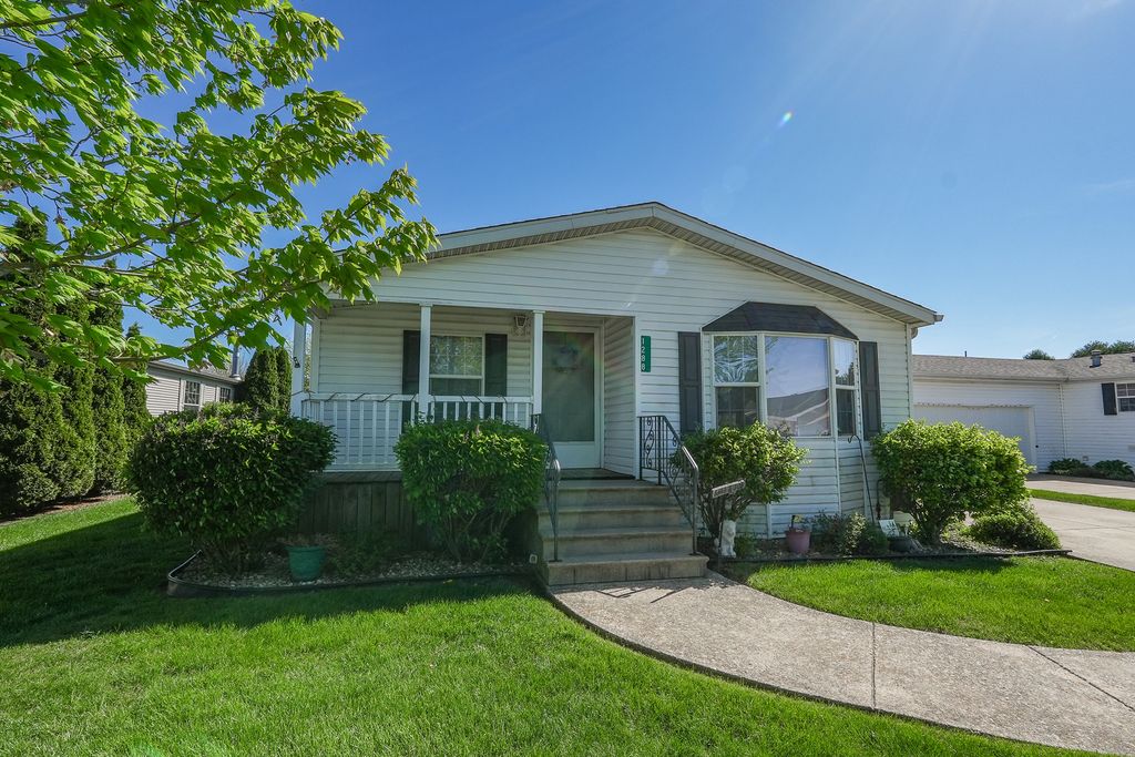 1288 Long Oak Road, Manteno, IL 60950