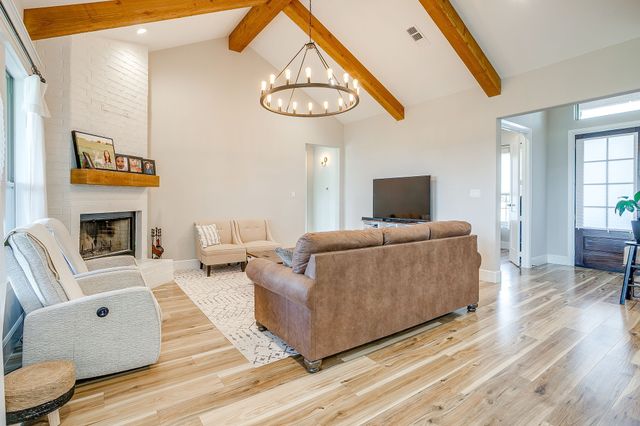 1000 Magnolia Court, Springtown, TX 76082