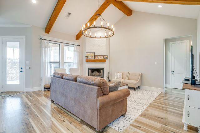 1000 Magnolia Court, Springtown, TX 76082