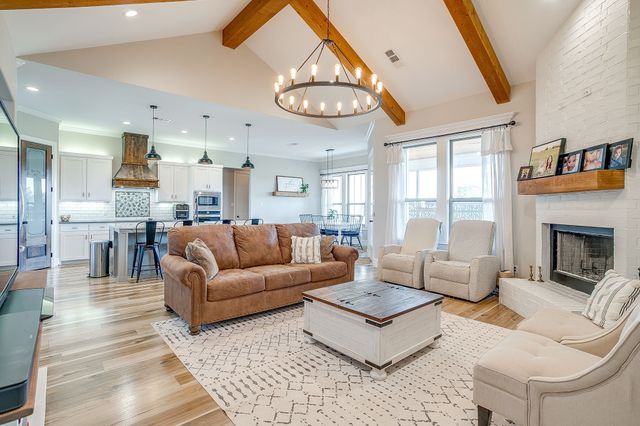 1000 Magnolia Court, Springtown, TX 76082