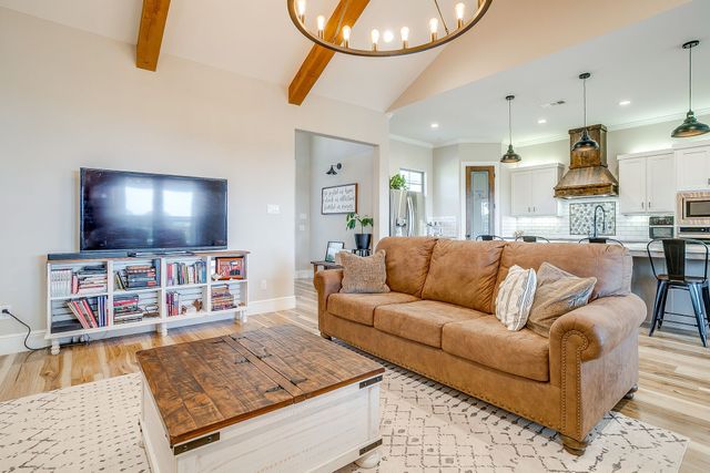 1000 Magnolia Court, Springtown, TX 76082