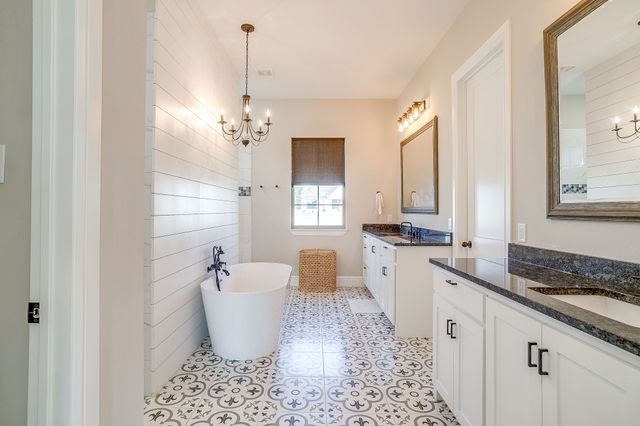 1000 Magnolia Court, Springtown, TX 76082