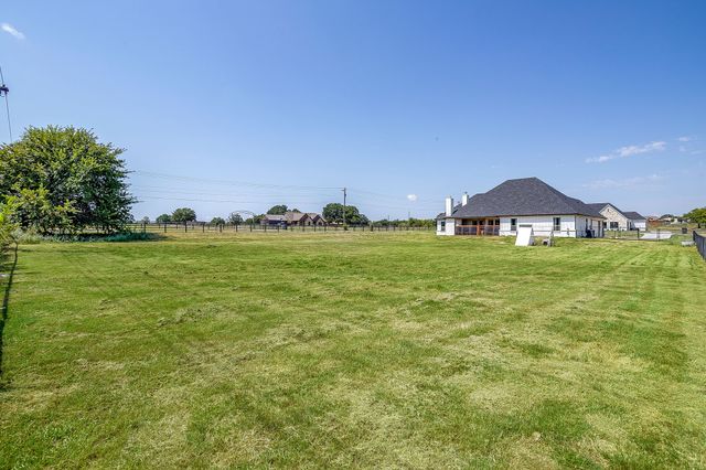 1000 Magnolia Court, Springtown, TX 76082