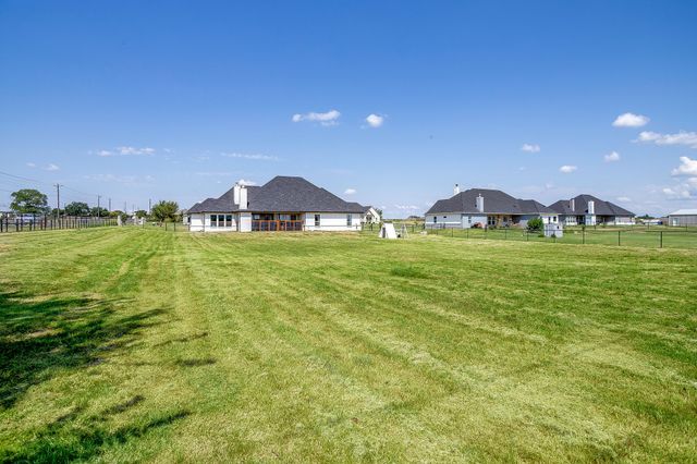 1000 Magnolia Court, Springtown, TX 76082