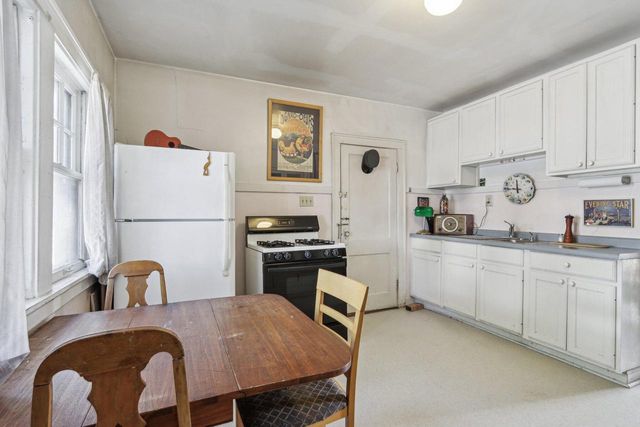 3400 S Delaware AVENUE #3402, Milwaukee, WI 53207