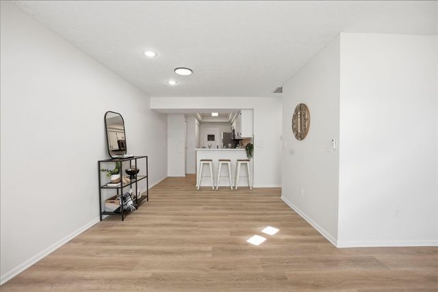 3782 Falls Circle Drive, 25, Hilliard, OH 43026