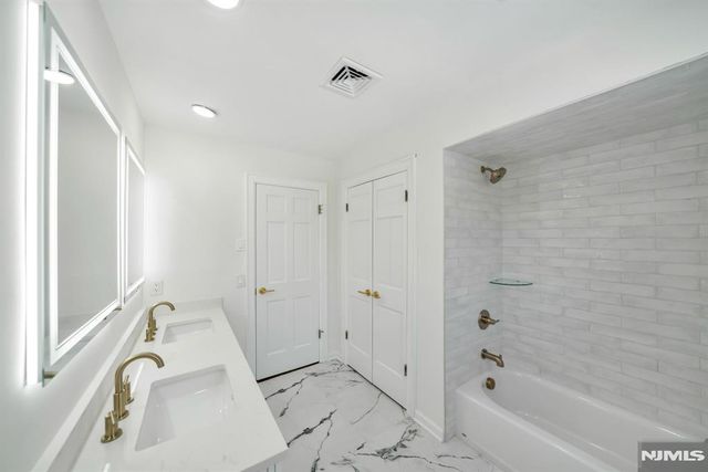 853 Shadow Ridge Road, Franklin Lakes, NJ 07417