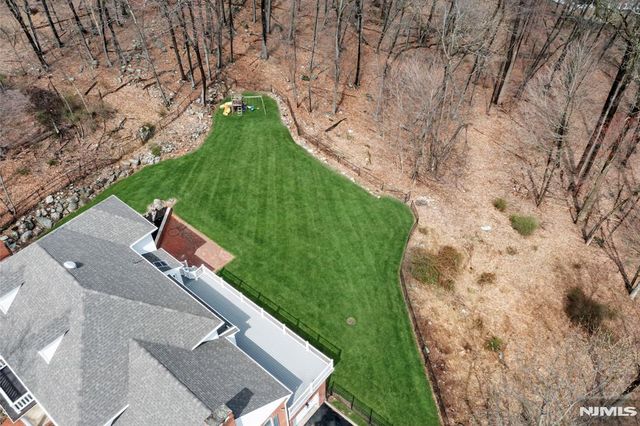 853 Shadow Ridge Road, Franklin Lakes, NJ 07417