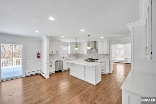 853 Shadow Ridge Road, Franklin Lakes, NJ 07417
