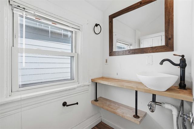 233 Edith St, Mt Washington, PA 15211