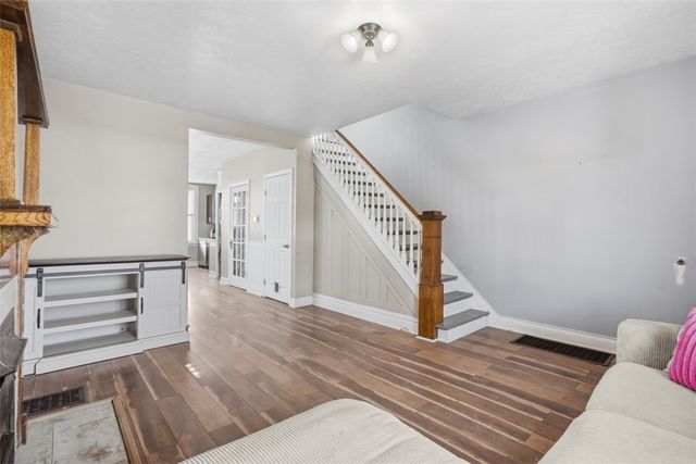 233 Edith St, Mt Washington, PA 15211