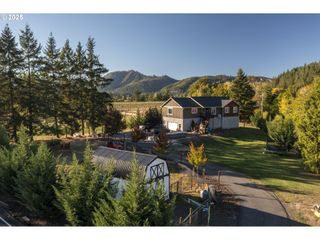 161 LOWER GARDEN VALLEY Rd, Roseburg, OR 97471