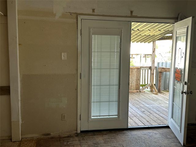 16602 Jamacia Inn Street, Jamaica Beach, TX 77554