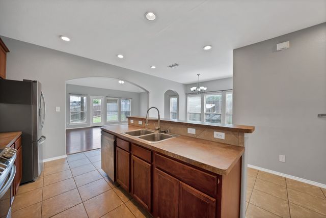 102 Outfitters Court, Newark, TX 76071