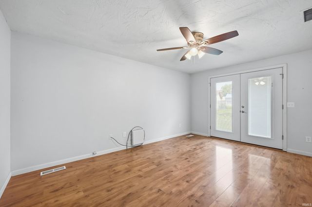 110 Eastwood Court, Garrett, IN 46738