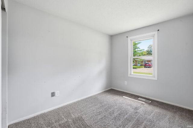 110 Eastwood Court, Garrett, IN 46738