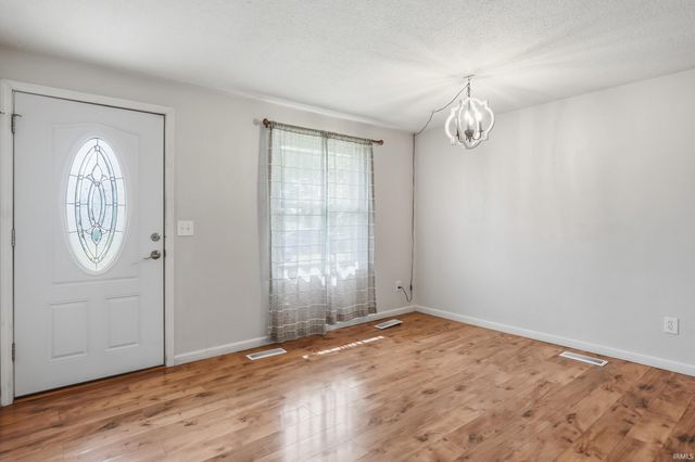 110 Eastwood Court, Garrett, IN 46738