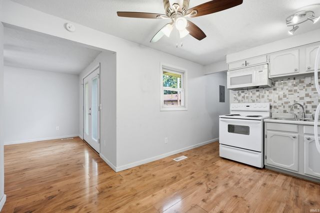 110 Eastwood Court, Garrett, IN 46738