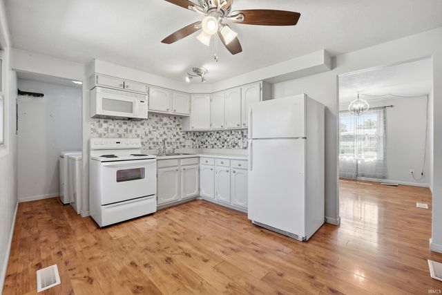110 Eastwood Court, Garrett, IN 46738