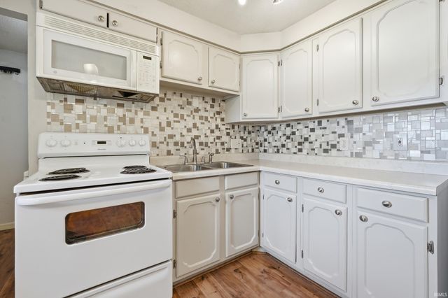 110 Eastwood Court, Garrett, IN 46738