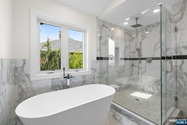 332 12th Street B, Palisades Park, NJ 07650