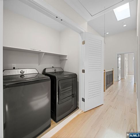 332 12th Street B, Palisades Park, NJ 07650