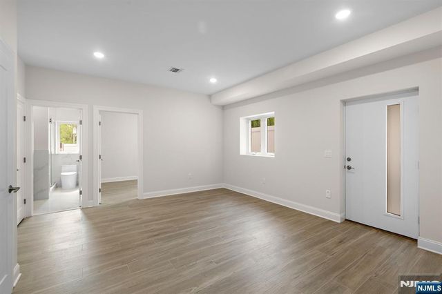 332 12th Street B, Palisades Park, NJ 07650