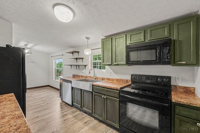 6657 Wizard Of Oz Way, Paint Twp, OH 45133