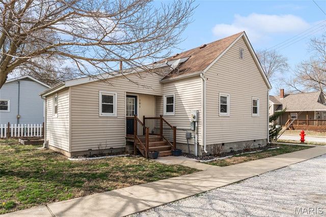 101 W Birch Street, New Baden, IL 62265