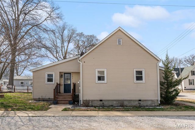 101 W Birch Street, New Baden, IL 62265