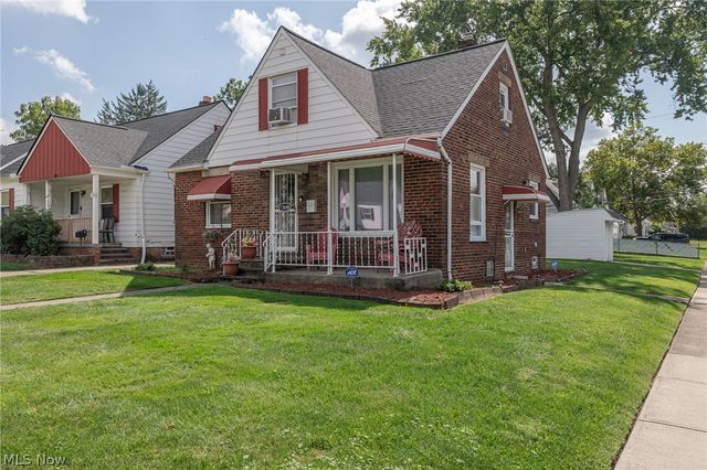 17690 Mapleboro Avenue, Maple Heights, OH 44137
