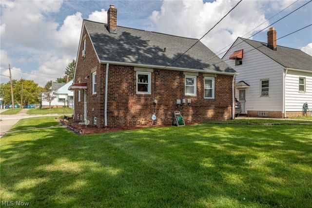 17690 Mapleboro Avenue, Maple Heights, OH 44137