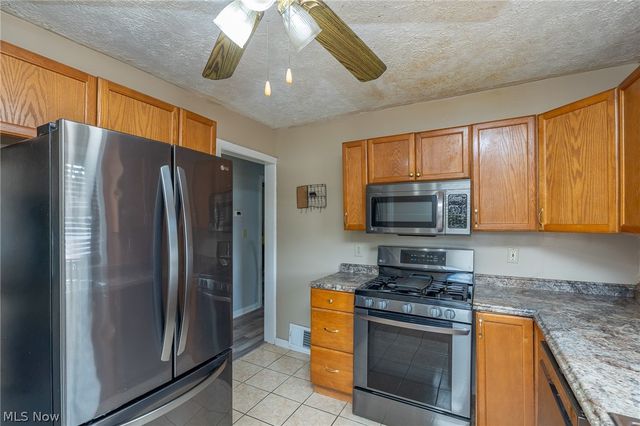 17690 Mapleboro Avenue, Maple Heights, OH 44137