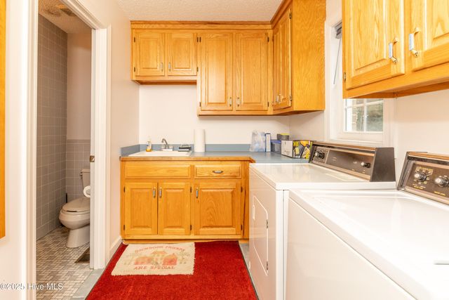 303 Snug Harbor Road, Hertford, NC 27944