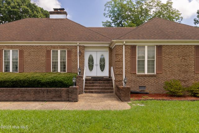 303 Snug Harbor Road, Hertford, NC 27944