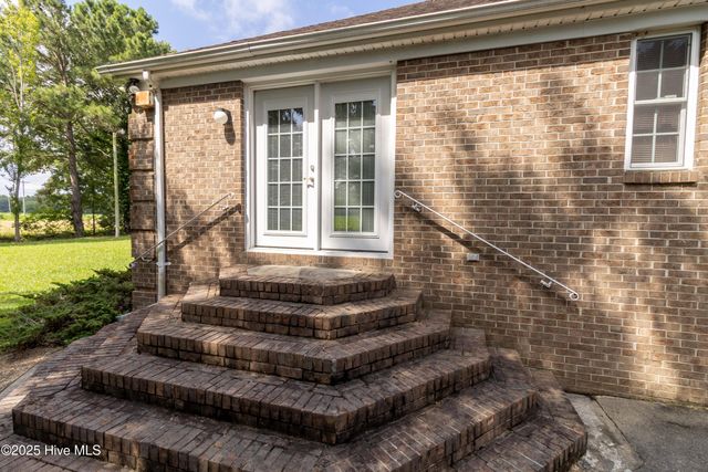 303 Snug Harbor Road, Hertford, NC 27944