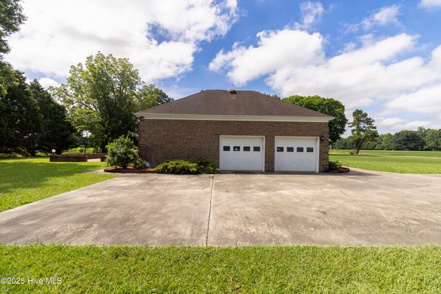 303 Snug Harbor Road, Hertford, NC 27944