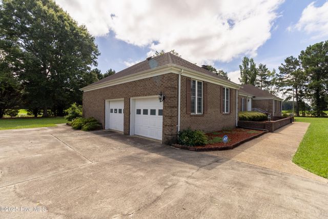 303 Snug Harbor Road, Hertford, NC 27944