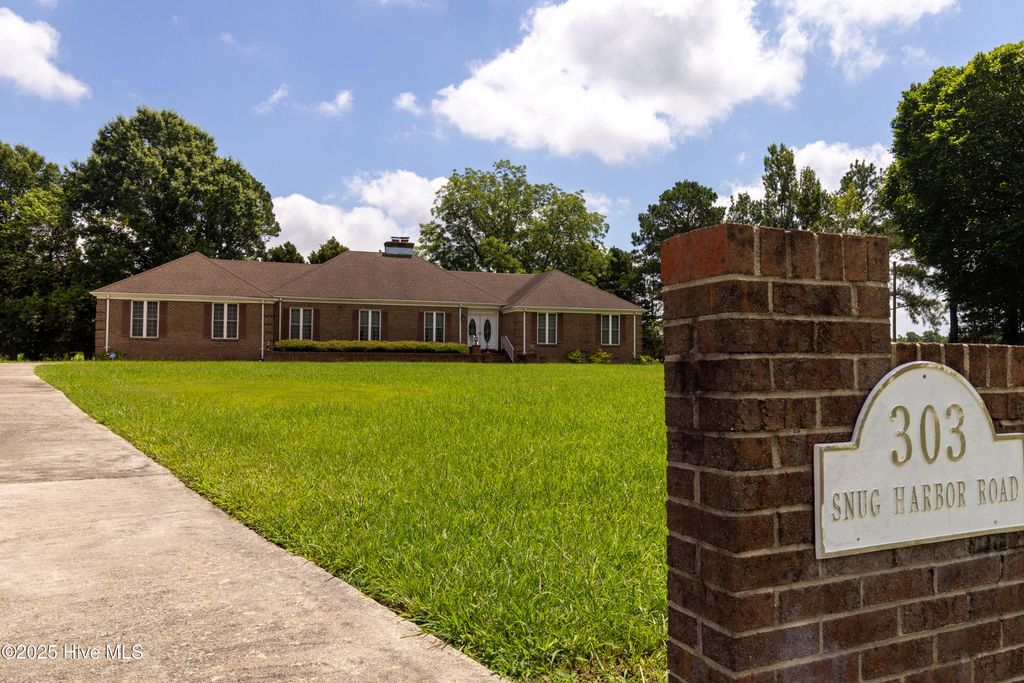 303 Snug Harbor Road, Hertford, NC 27944