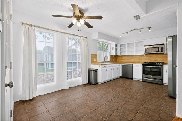 7025 Crosswood DR, Austin, TX 78745