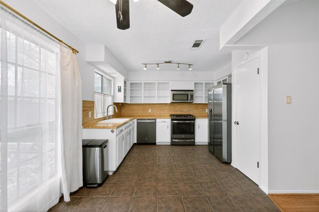 7025 Crosswood DR, Austin, TX 78745