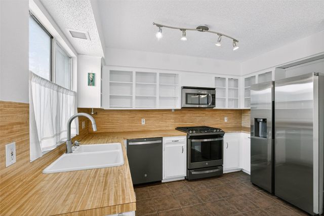 7025 Crosswood DR, Austin, TX 78745