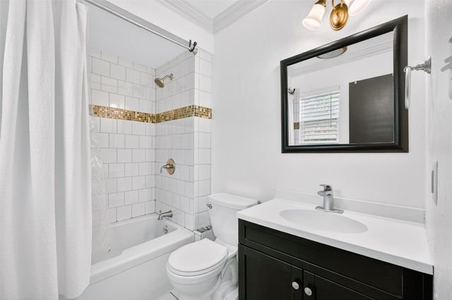 7025 Crosswood DR, Austin, TX 78745